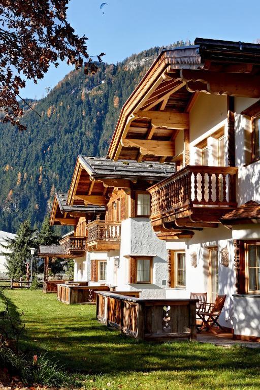 S'Doerfl Chalets Mayrhofen Exterior photo